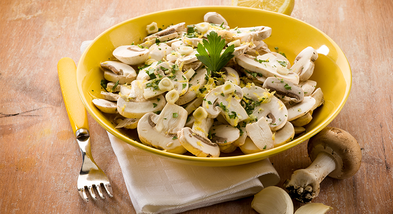 Insalata di funghi champignon crudi - Fungo Italiano Certificato