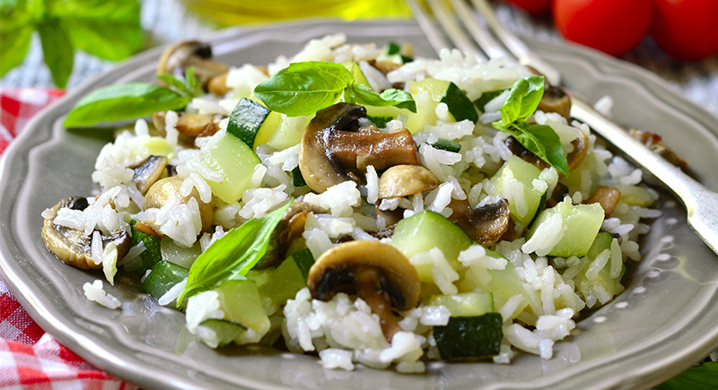 Riso zucchine e funghi champignon