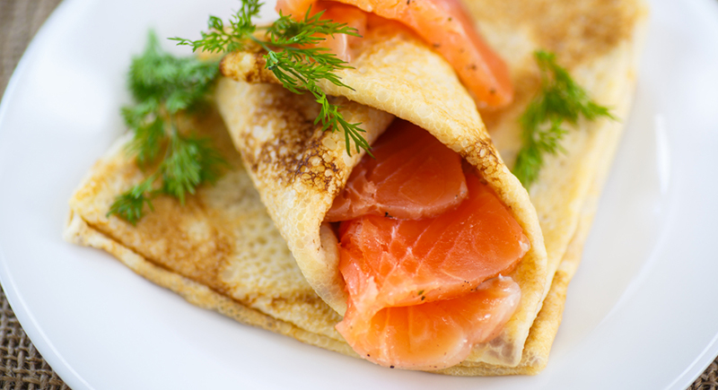 Rotolo al salmone, funghi e spinaci