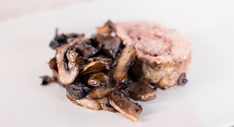 Polpettone di vitello farcito con funghi misti