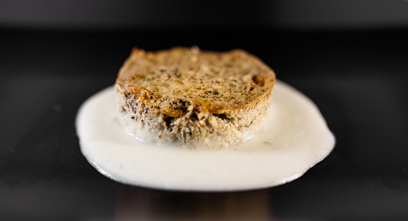 Sformato di champignon moro e portobello con crema di patate