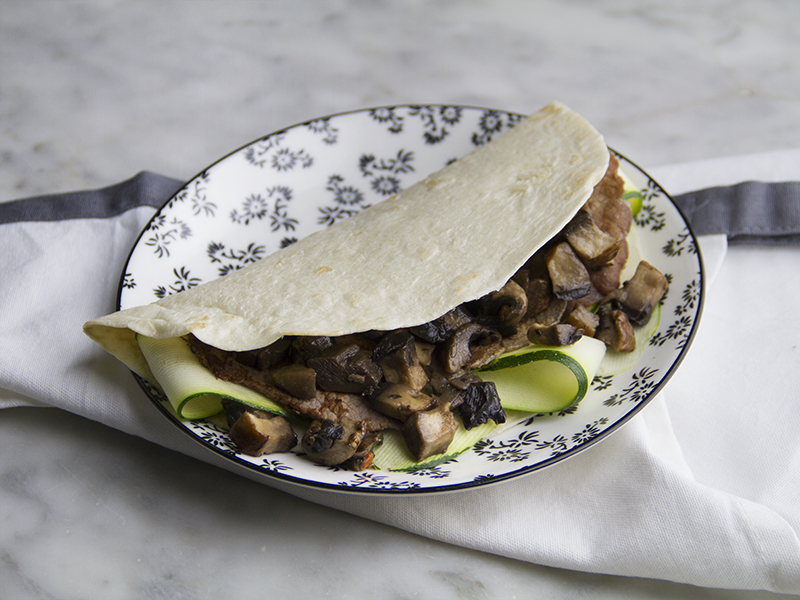 Straccetti di manzo con funghi nei tacos 