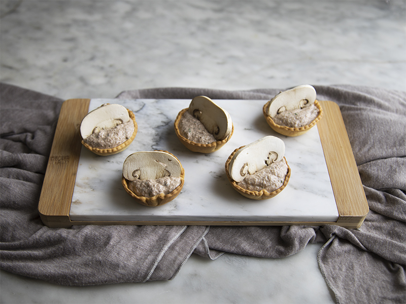 Crostatine con mousse di funghi champignon