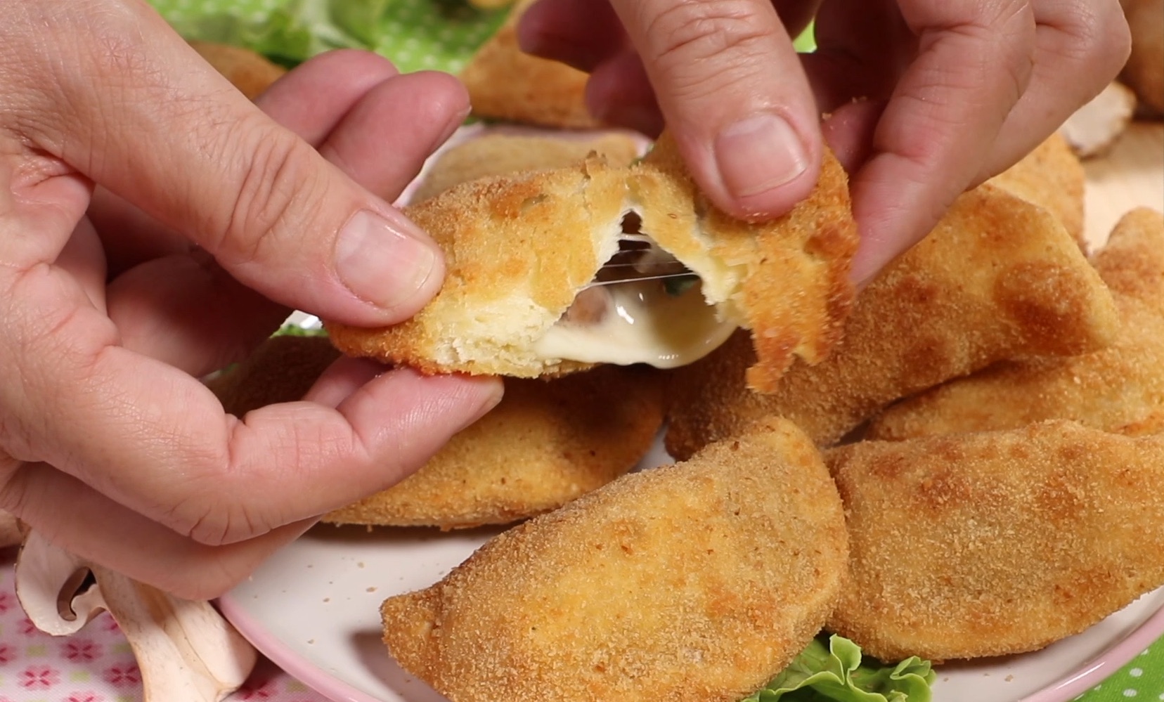 Sofficelli con mozzarella e funghi Prataiolo crema