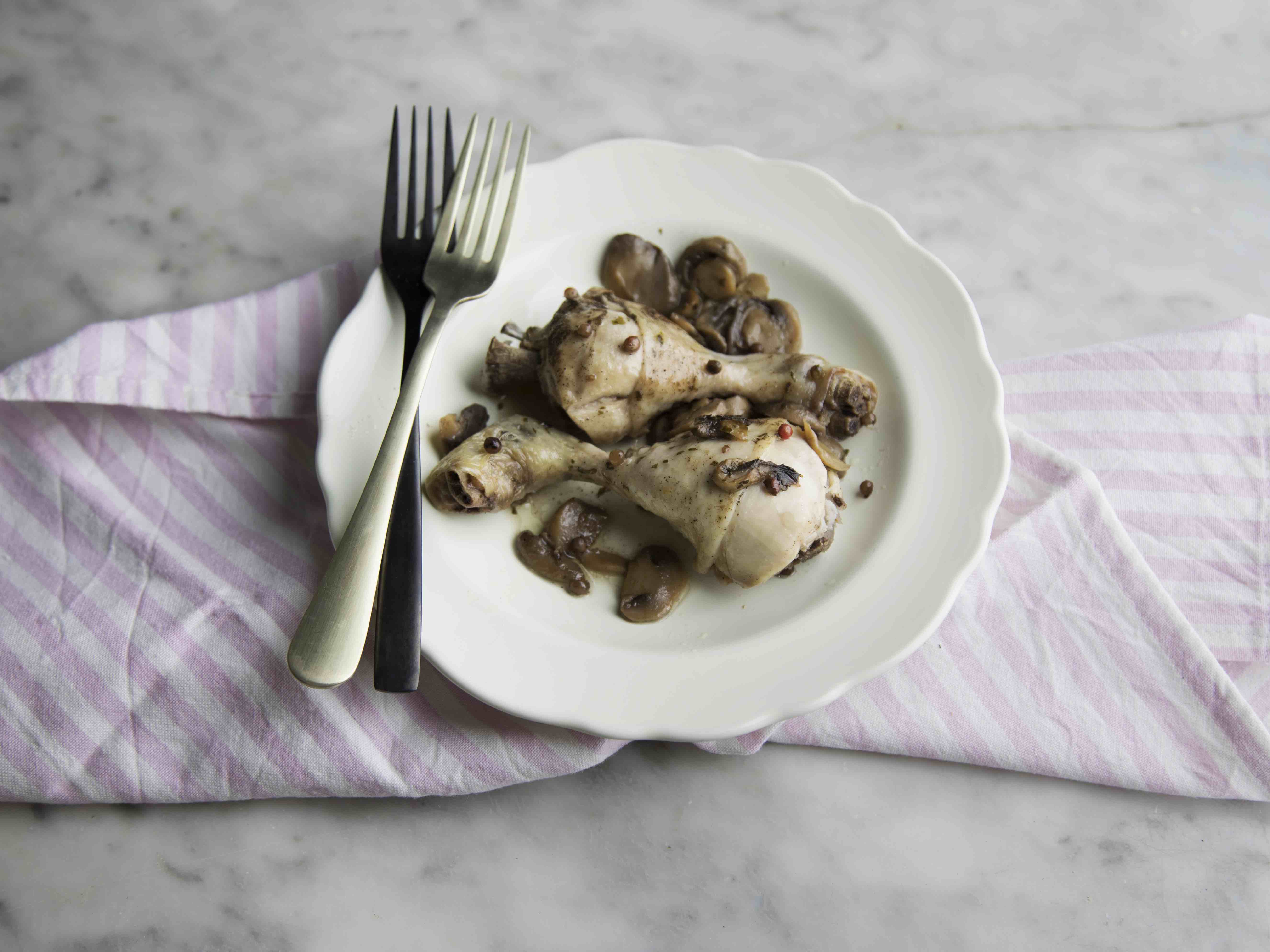 Cosce di pollo ai funghi e pepe rosa