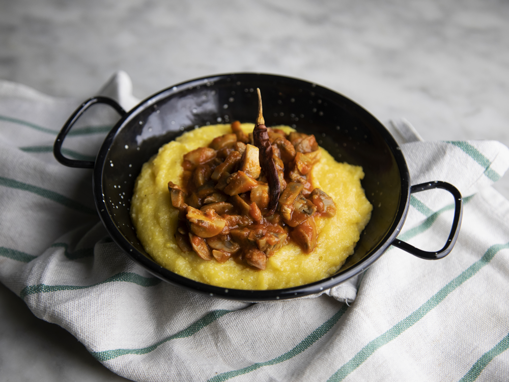 Polenta e funghi all'arrabbiata