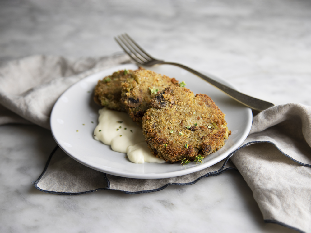 Medaglioni di broccoli e funghi con salsa ai formaggi