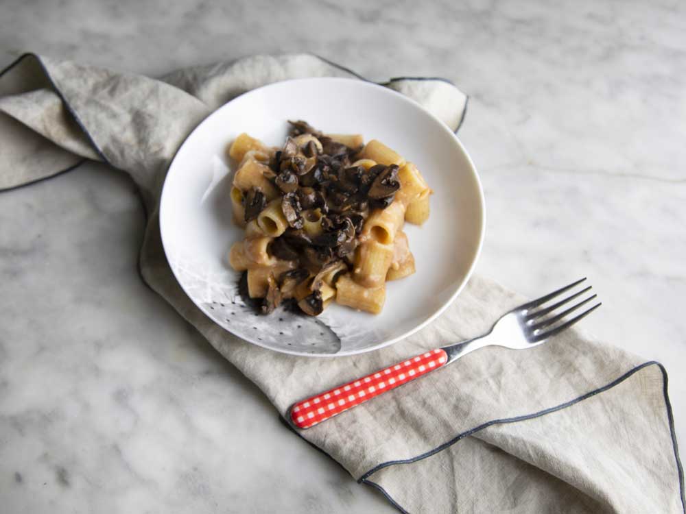 Pasta con fagioli e funghi